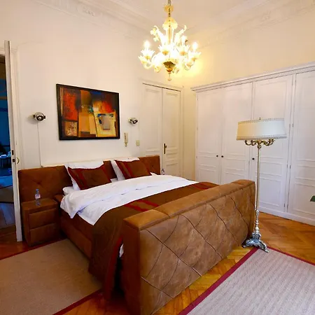 Le Papillon Apartment